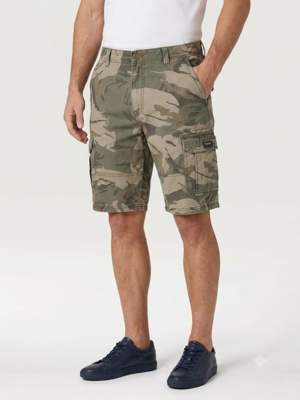 Wrangler Men’s Relaxed Fit Camo Cargo Shorts Stretch Tech Pocket Green Camo 40